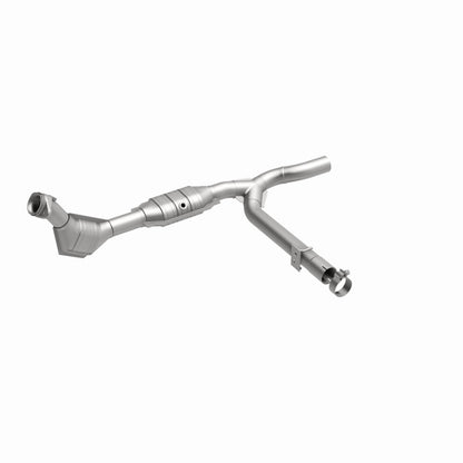 MagnaFlow Ford F-150 California Grade CARB Compliant Direct-Fit Catalytic Converter 447138 360 Degree Image Set
