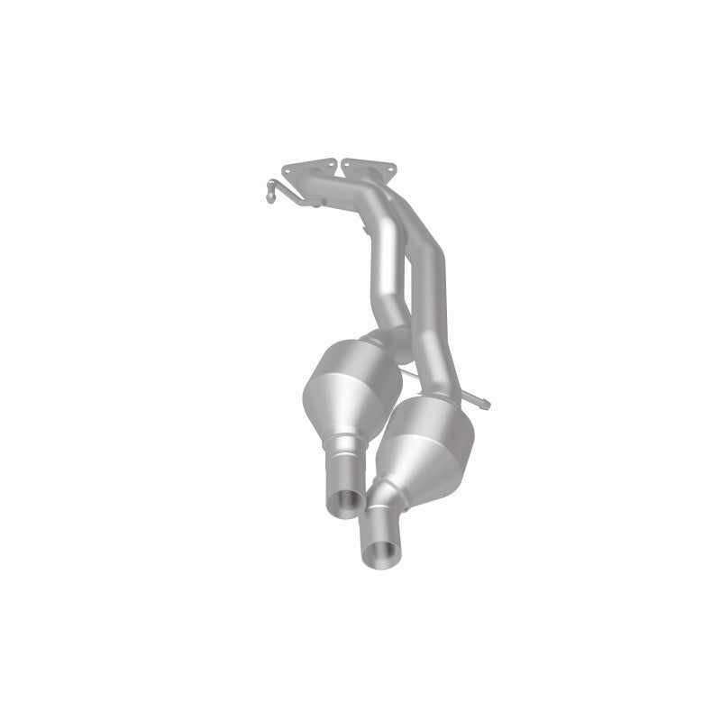 MagnaFlow OEM Grade Federal / EPA Compliant Direct-Fit Catalytic Converter 51957 360 Degree Image Set