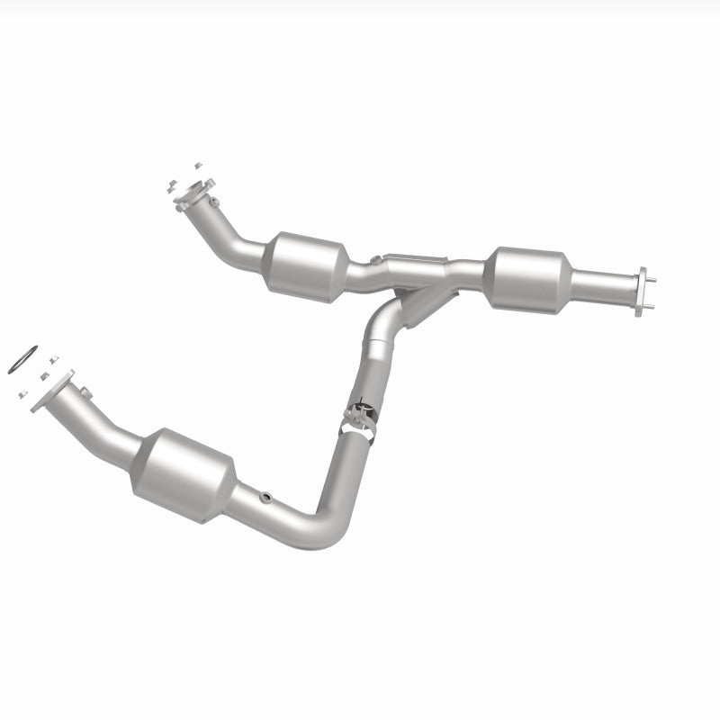 Magnaflow 18-20 Chevrolet Express 2500 Single Underbody 4.3L Direct Fit Catalytic Converter 280210 280210 360 Degree Image Set