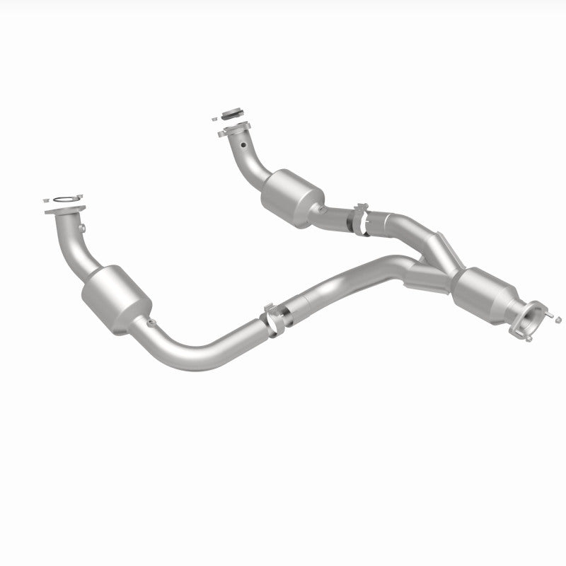 Magnaflow 12-20 Chevrolet Express 4500 Underbody 6.0L Direct Fit Catalytic Converter 280505 280505 360 Degree Image Set