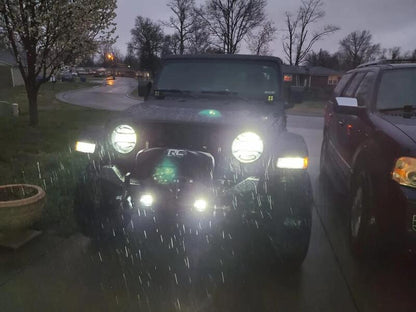 ORACLE Lighting Oracle 7443-CK LED Switchback High Output Can-Bus LED Bulbs - Amber/White Switchback 5111-023 5111-023 Photo - lifestyle view