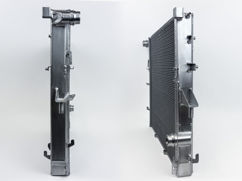 CSF Porsche 955/957 Cayenne / Audi Q7 / VW Touareg Heavy-Duty Performance Radiator 7227 7227 Photo - Unmounted