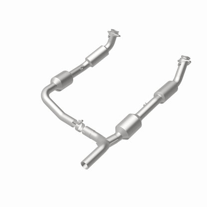MagnaFlow Ford California Grade CARB Compliant Direct-Fit Catalytic Converter 5582640 360 Degree Image Set