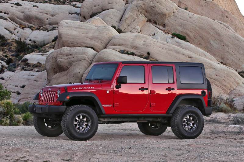 Fabtech 07-18 Jeep JK 4WD 4-Door 3in Sport System w/DL 2.25 Resi Shocks K4084DL K4084DL Photo - lifestyle view