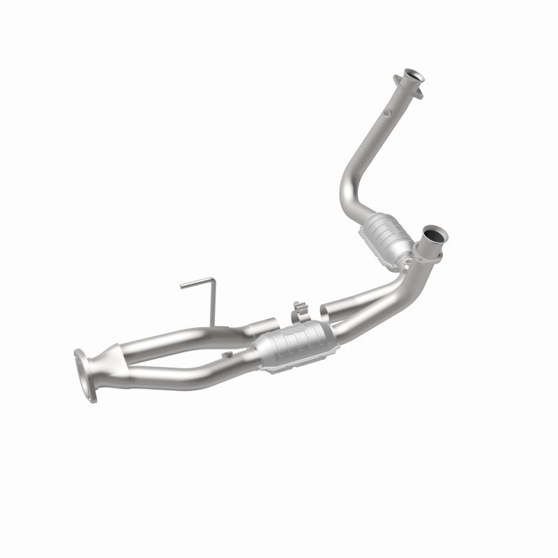 MagnaFlow Jeep OEM Grade Federal / EPA Compliant Direct-Fit Catalytic Converter 49687 360 Degree Image Set