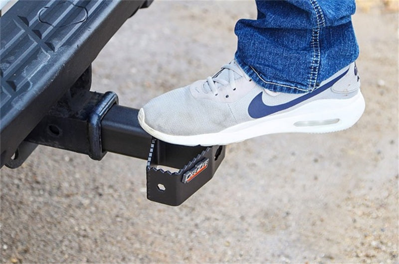Dee Zee Deezee Universal Hitch Step DZ15302S DZ15302S Photo - Mounted