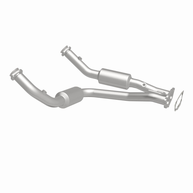 MagnaFlow California Grade CARB Compliant Direct-Fit Catalytic Converter 5481682 360 Degree Image Set