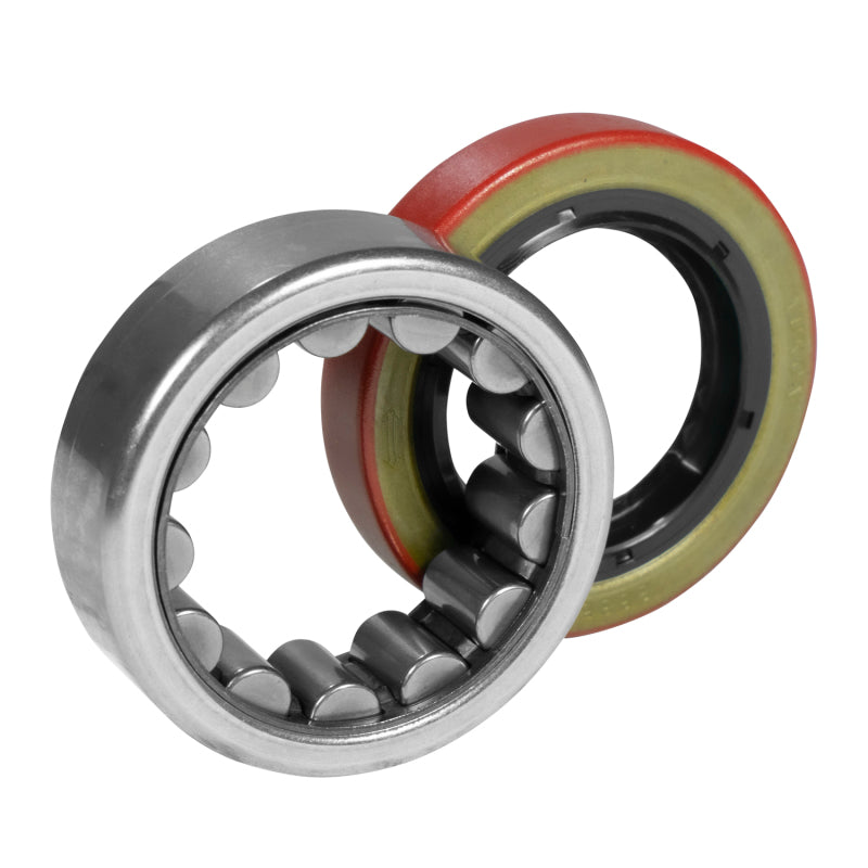 Yukon Gear & Axle Yukon Gear R1559TV Axle Bearing and Seal Kit / Torringtonbrand / 2.530in OD / 1.620in ID AK 1559 AK 1559 Photo - Primary