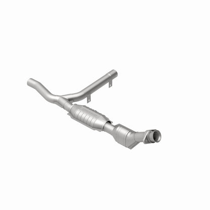 MagnaFlow Ford F-150 California Grade CARB Compliant Direct-Fit Catalytic Converter 447146 360 Degree Image Set