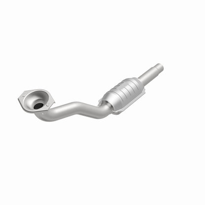 MagnaFlow Volkswagen Standard Grade Federal / EPA Compliant Direct-Fit Catalytic Converter 22923 360 Degree Image Set