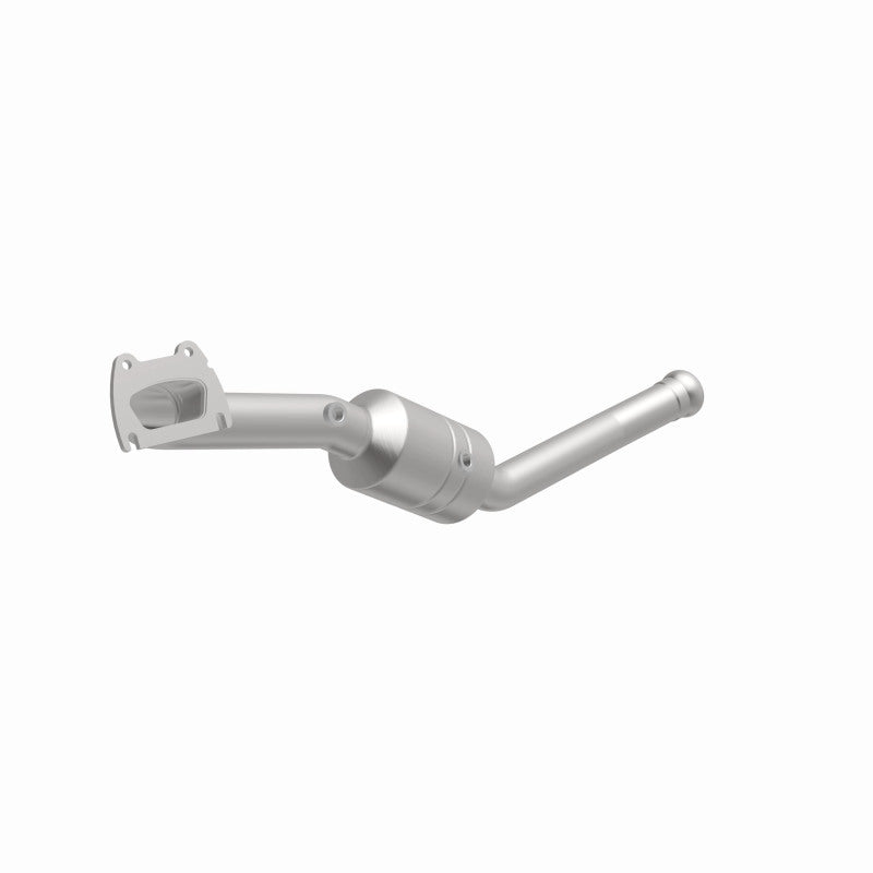 MagnaFlow OEM Grade Federal / EPA Compliant Direct-Fit Catalytic Converter 49737 360 Degree Image Set