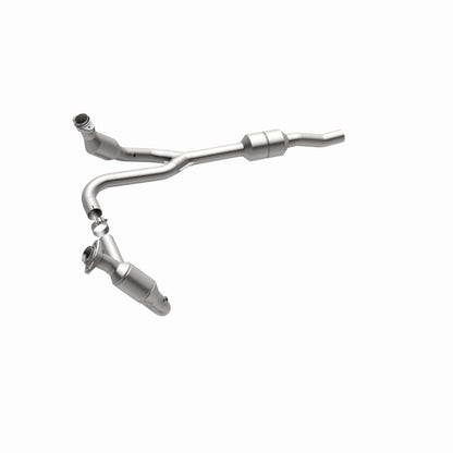 MagnaFlow Dodge Ram 1500 OEM Grade Federal / EPA Compliant Direct-Fit Catalytic Converter 49554 360 Degree Image Set