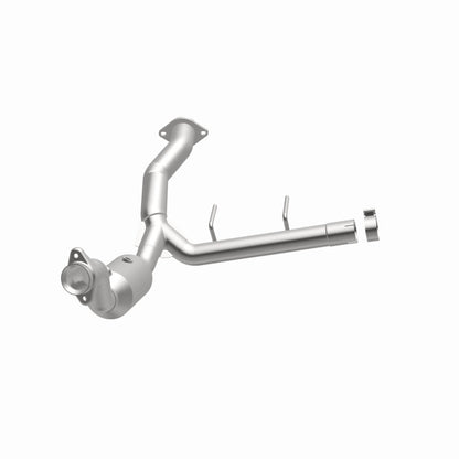 MagnaFlow Ford F-150 OEM Grade Federal / EPA Compliant Direct-Fit Catalytic Converter 21-475 360 Degree Image Set