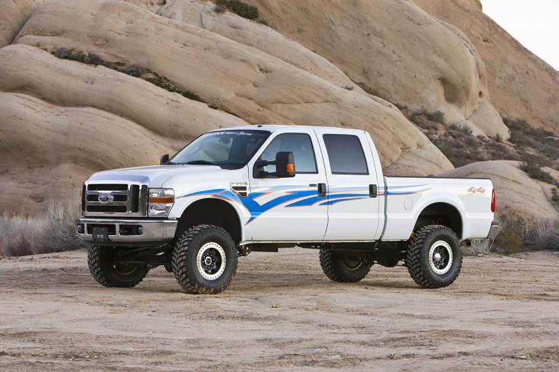 Fabtech Suspension Lift Kit K2032DL Photo - lifestyle view