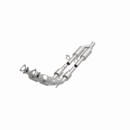 MagnaFlow Volkswagen Passat California Grade CARB Compliant Direct-Fit Catalytic Converter 551799 360 Degree Image Set