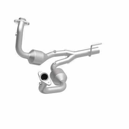 MagnaFlow Jeep Grand Cherokee HM Grade Federal / EPA Compliant Direct-Fit Catalytic Converter 23067 360 Degree Image Set