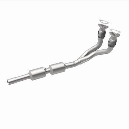 MagnaFlow Volkswagen OEM Grade Federal / EPA Compliant Direct-Fit Catalytic Converter 52289 360 Degree Image Set