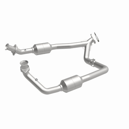 Magnaflow 2003 Ford E-350 Super Duty 5.4L Direct Fit Converter 4583378 4583378 360 Degree Image Set