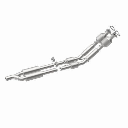 MagnaFlow Volkswagen Passat OEM Grade Federal / EPA Compliant Direct-Fit Catalytic Converter 51799 360 Degree Image Set