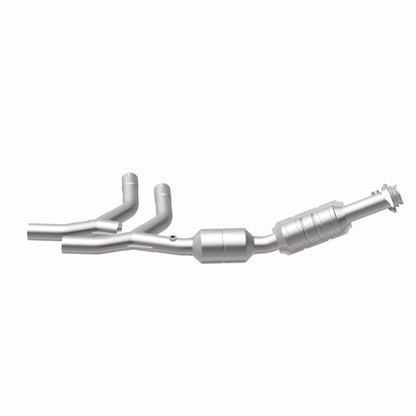 MagnaFlow Ford HM Grade Federal / EPA Compliant Direct-Fit Catalytic Converter 24308 360 Degree Image Set