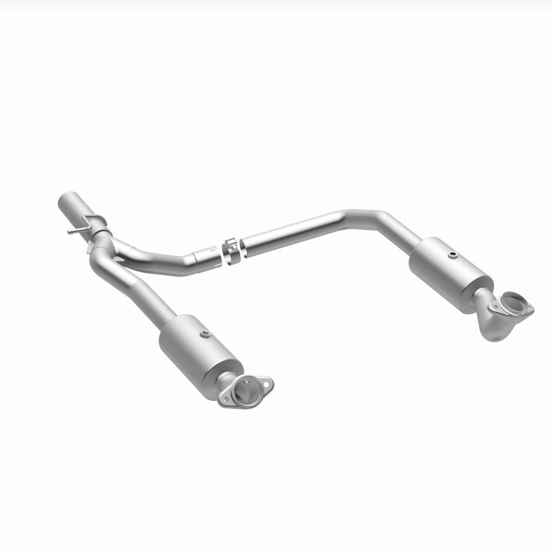 Magnaflow 09-13 Ford E-350 Super Duty V10 6.8 OEM Underbody Direct Fit Catalytic Converter 21-599 21-599 360 Degree Image Set
