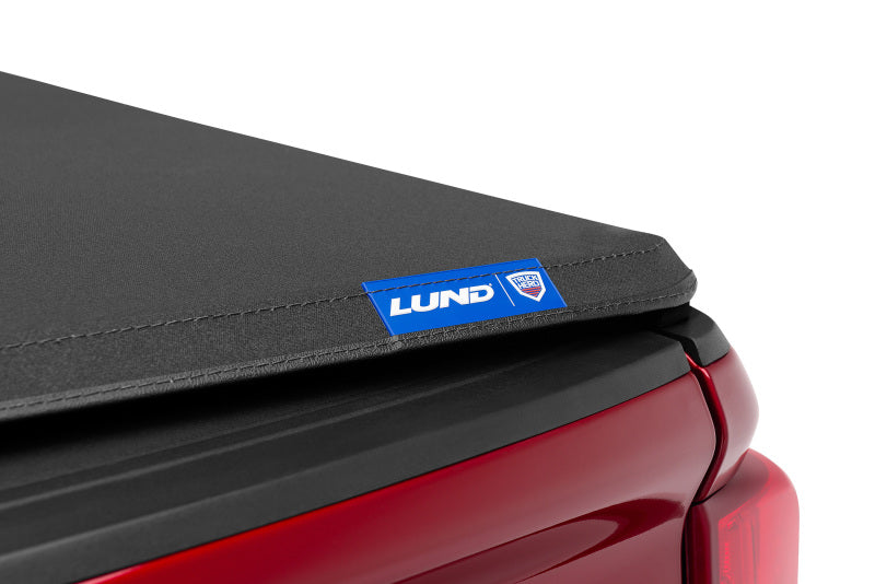 Lund 2019 Chevrolet Silverado 1500 6.5ft Bed Genesis Elite Tri-Fold Tonneau - Black 958293 958293 Photo - Close Up