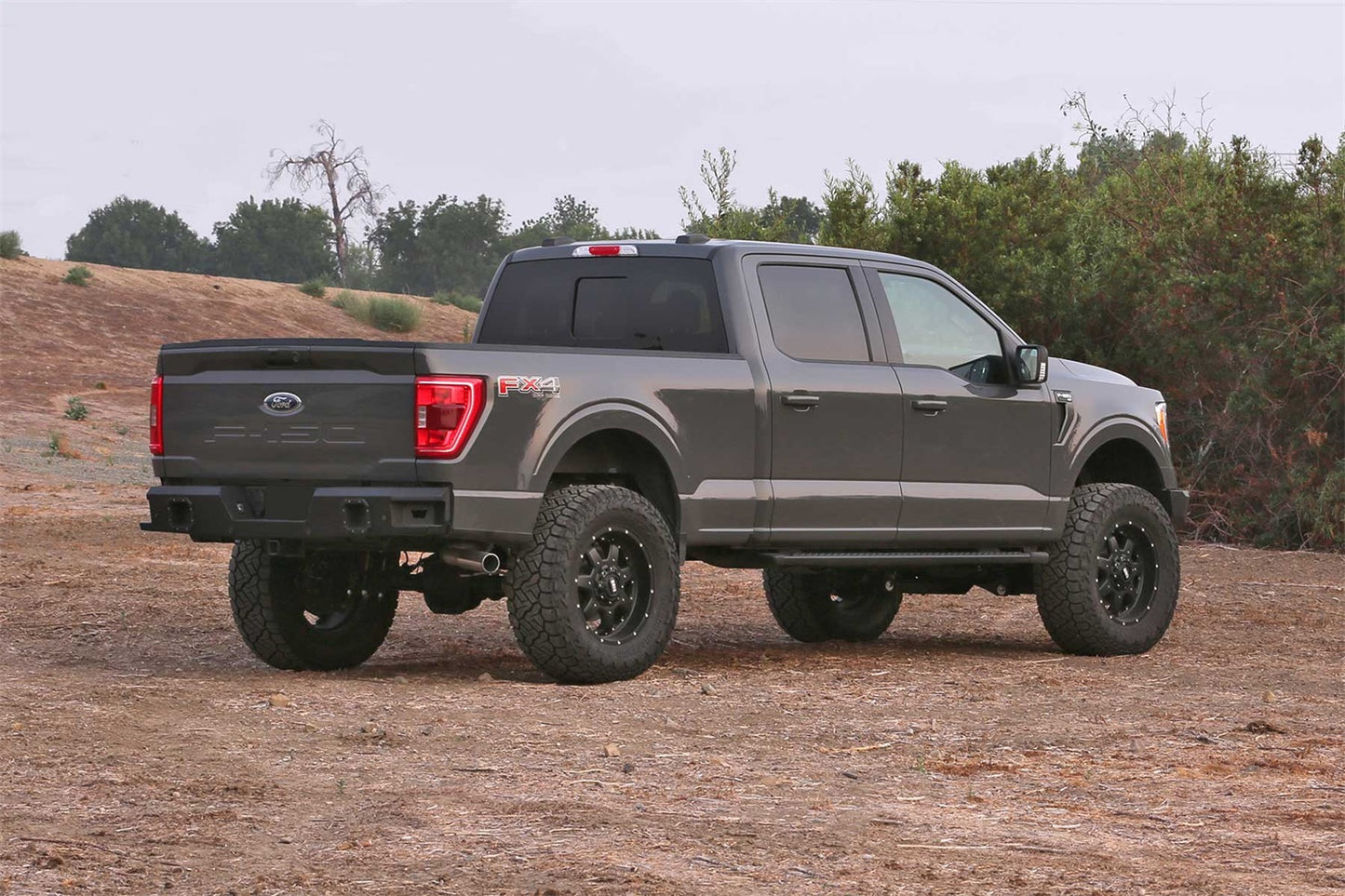 Fabtech 2021 Ford F150 4WD 6in Basic System w/Stock Coilover Spacers & Rear Stealth Shocks K2371M