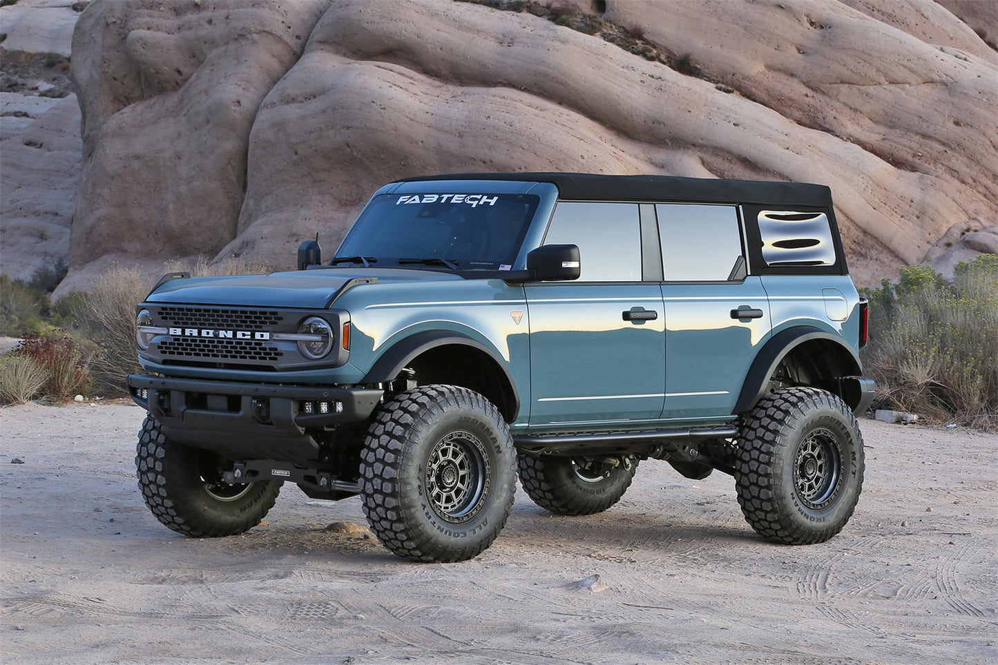 Fabtech 21-24 Ford Bronco 6in Lift Kit w/ Dirt Logic 2.5 Resi Coilovers K2396DL