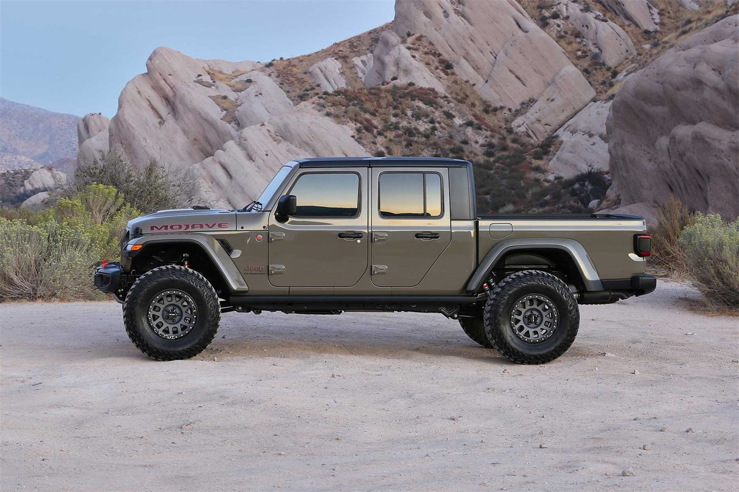 Fabtech 20-21 Jeep Gladiator (JT) Mojave 2in Sport II System w/Shock Extension K4184