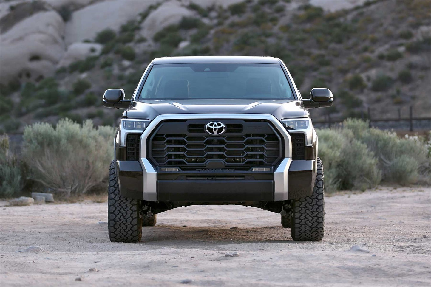 Fabtech 2022 Toyota Tundra 3in Uniball UCA Lift Kit  Front Shock Spacers & Rear Coil Spring Space K7086