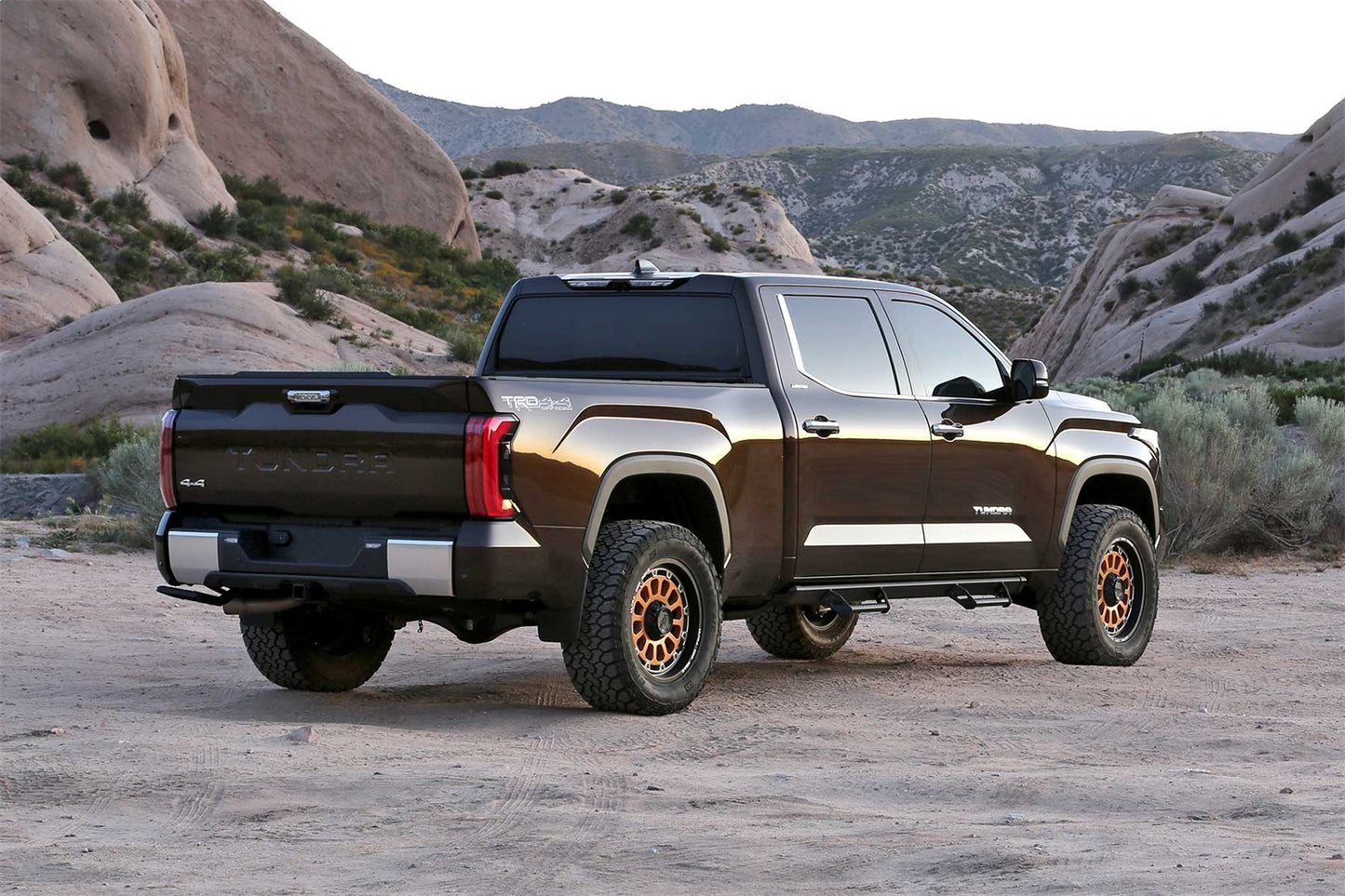 Fabtech 2022 Toyota Tundra 3in Uniball UCA Lift Kit  Front Shock Spacers & Rear Coil Spring Space K7086