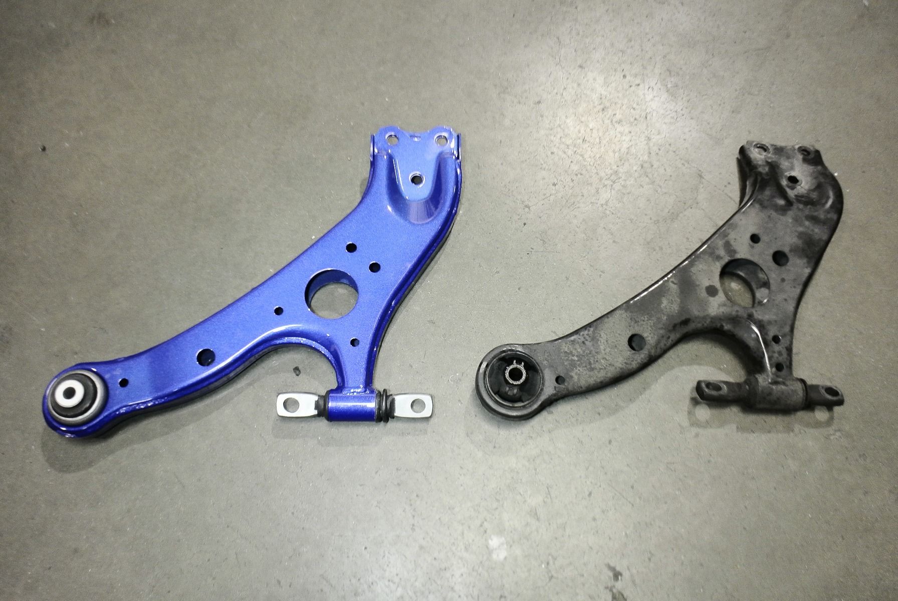 Megan Racing HARDEN RUBBER Front Lower Control Arm 2PCS SET for 2011+ Toyota Sienna