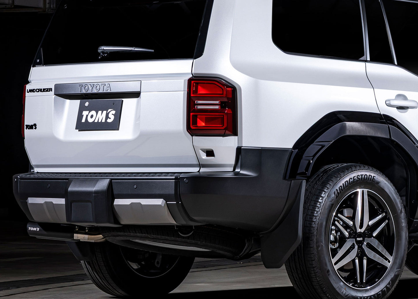 TOM'S Racing Toyota Land Cruiser LC250 (2024+) - Over Fender Set