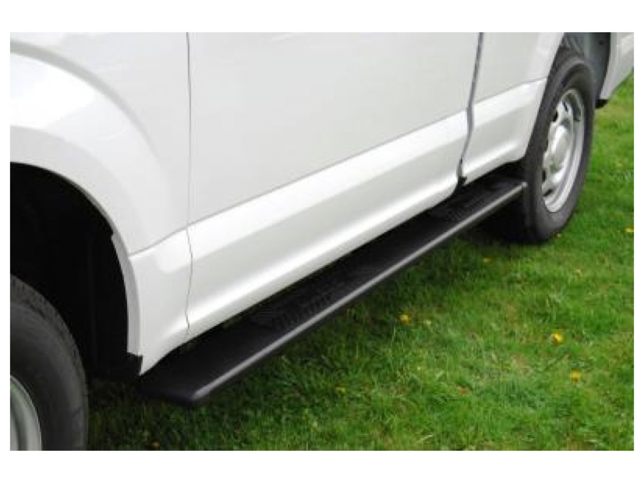 Owens Running Boards Black Fusion Oval Steps/Regular Cab/6.5 Foot Bed/15-19