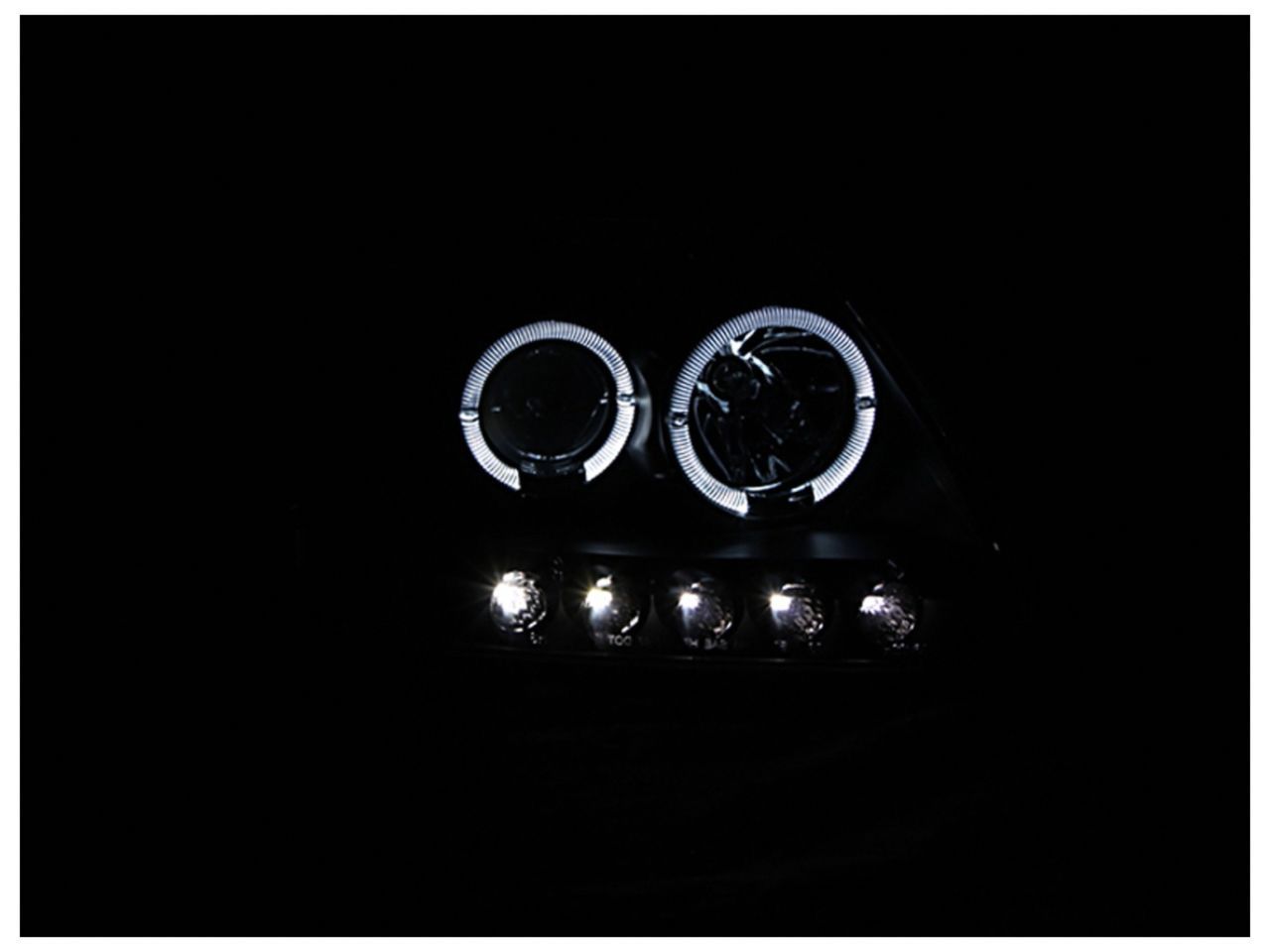 Anzo 2007-2013 Toyota Tundra Projector Headlights w/ Halo Chrome (CCFL)