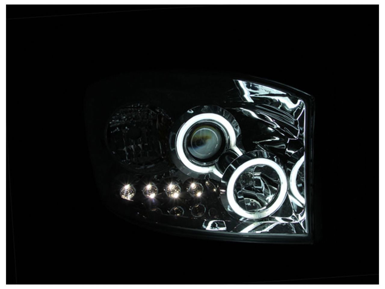 Anzo 2006-2008 Dodge Ram 1500 Projector Headlights w/ Halo Chrome (CCFL)