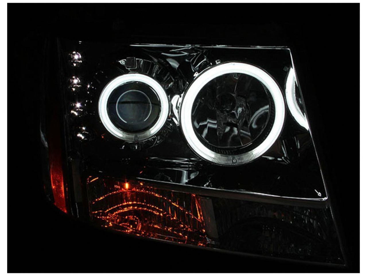 Anzo 2007-2013 Chevrolet Avalanche Projector Headlights w/ Halo Chrome