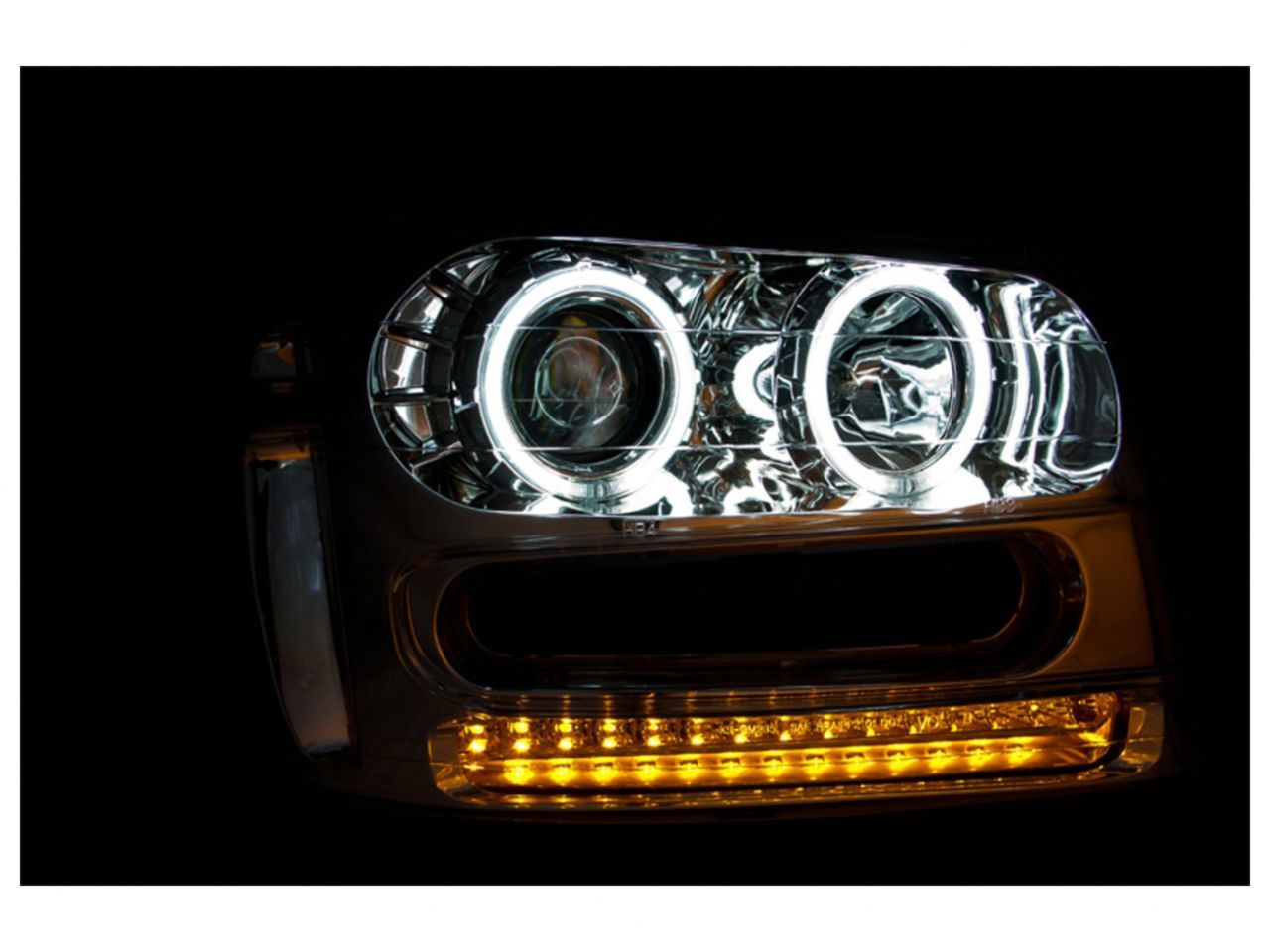 Anzo 2002-2009 Chevrolet Trailblazer Projector Headlights w/ Halo Chrome