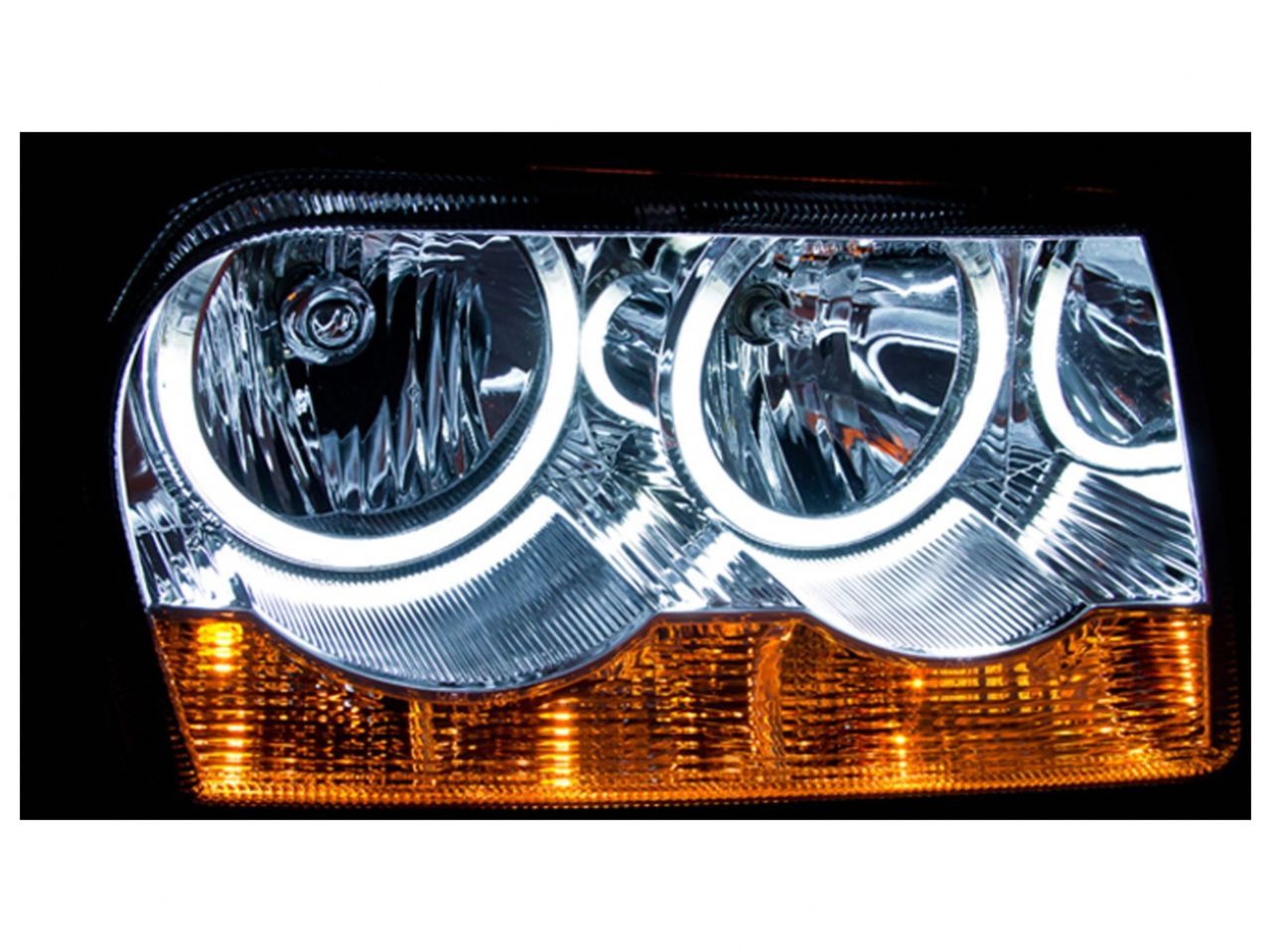 Anzo 2005-2010 Chrysler 300 Crystal Headlights w/ Halo Chrome (CCFL)