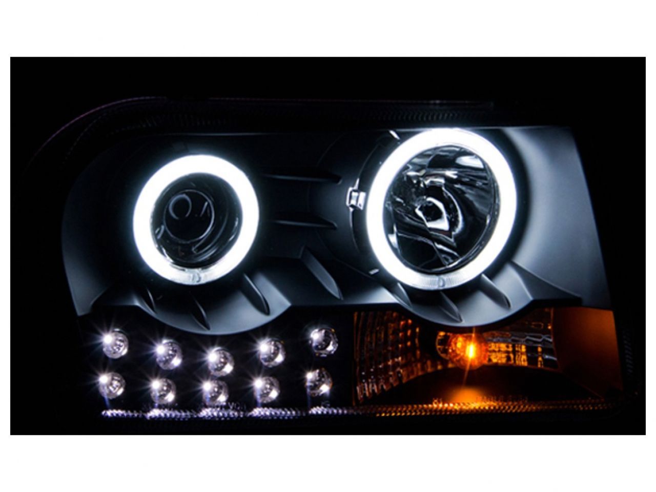 Anzo 2005-2010 Chrysler 300 Projector Headlights w/ Halo Black