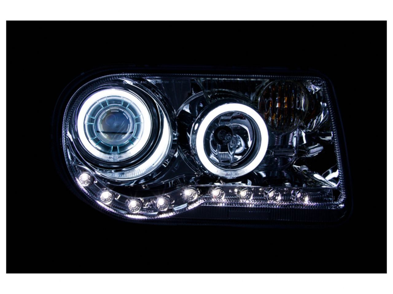 Anzo 2005-2010 Chrysler 300C Projector Headlights w/ Halo Chrome (CCFL) G2