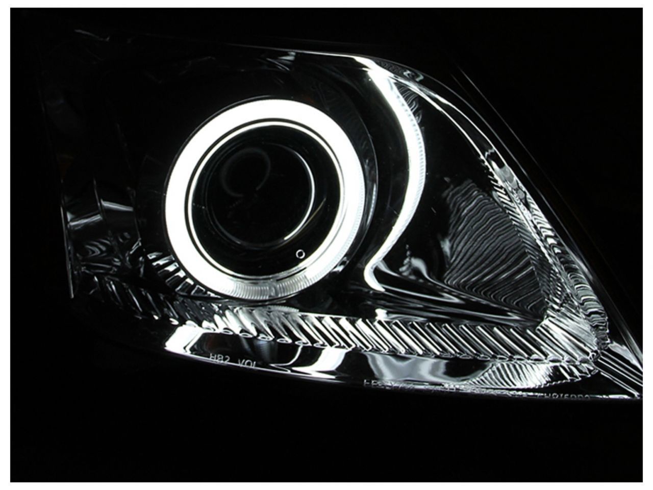 Anzo 2004-2009 Toyota Prius Projector Headlights w/ Halo Chrome (CCFL)