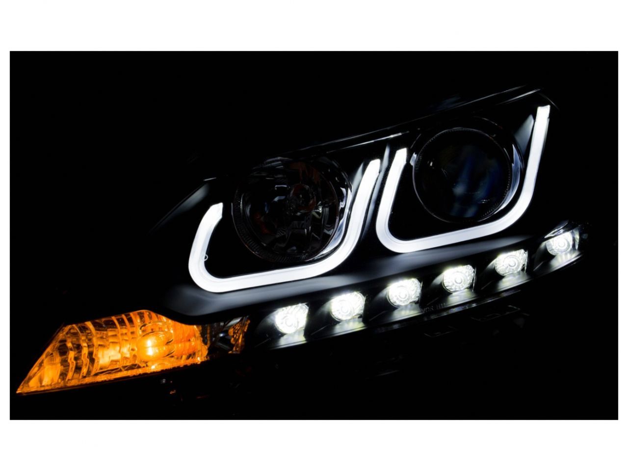 Anzo 2013-2015 Nissan Sentra Projector Headlights w/ U-Bar Black