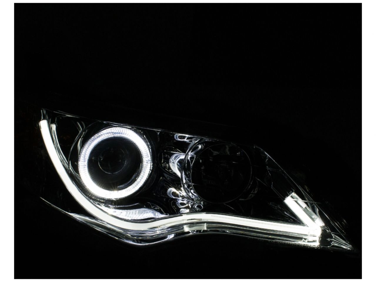 Anzo 2012-2013 Toyota Camry Projector Headlights w/ Halo Chrome