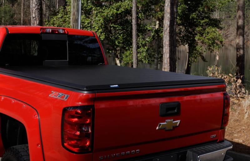 Lund 88-99 Chevy C1500 Fleetside (8ft. Bed) Hard Fold Tonneau Cover - Black 969156