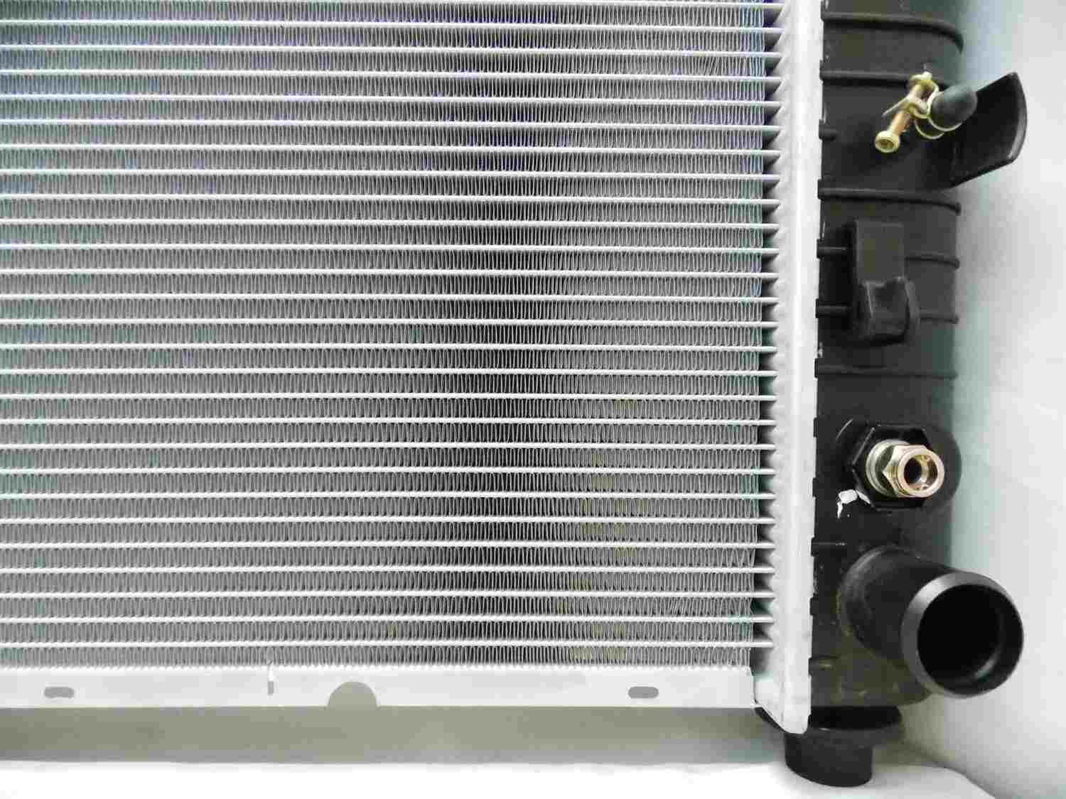 pro parts radiator  frsport 05-r2370