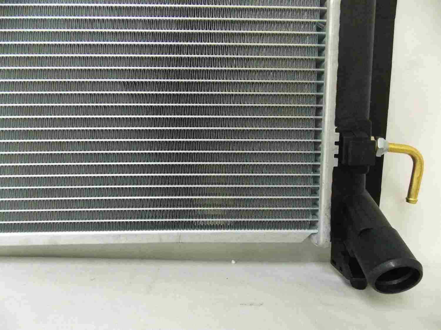 pro parts radiator  frsport 05-r2428