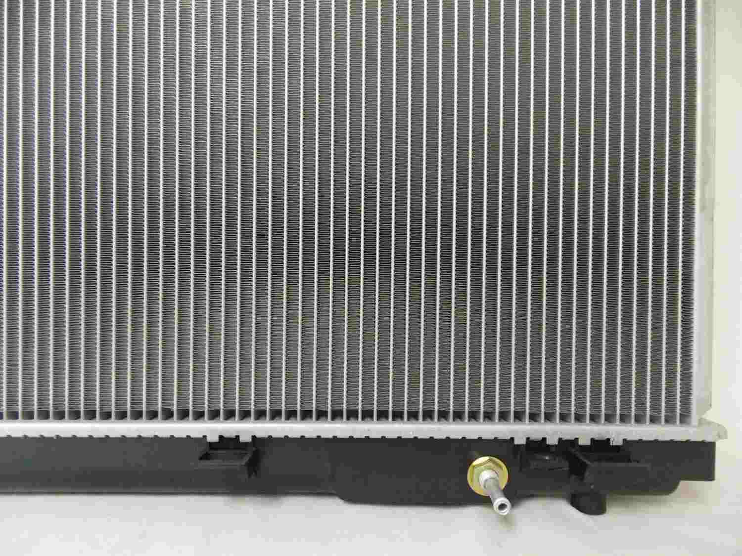 pro parts radiator  frsport 05-r2807