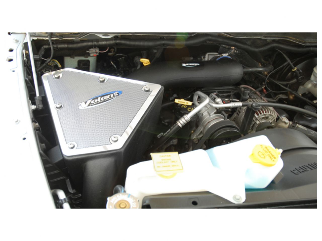 Volant 02-07 Dodge Ram 1500 4.7 V8 Pro5 Closed Box Air Intake System