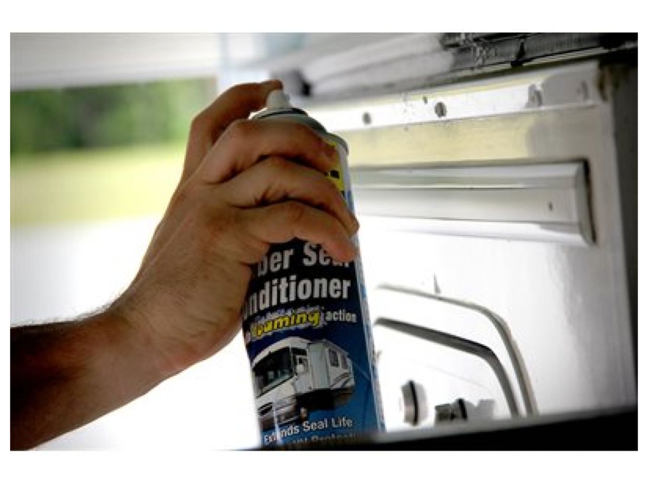 Camco Rubber Seal Conditioner - 16 Oz